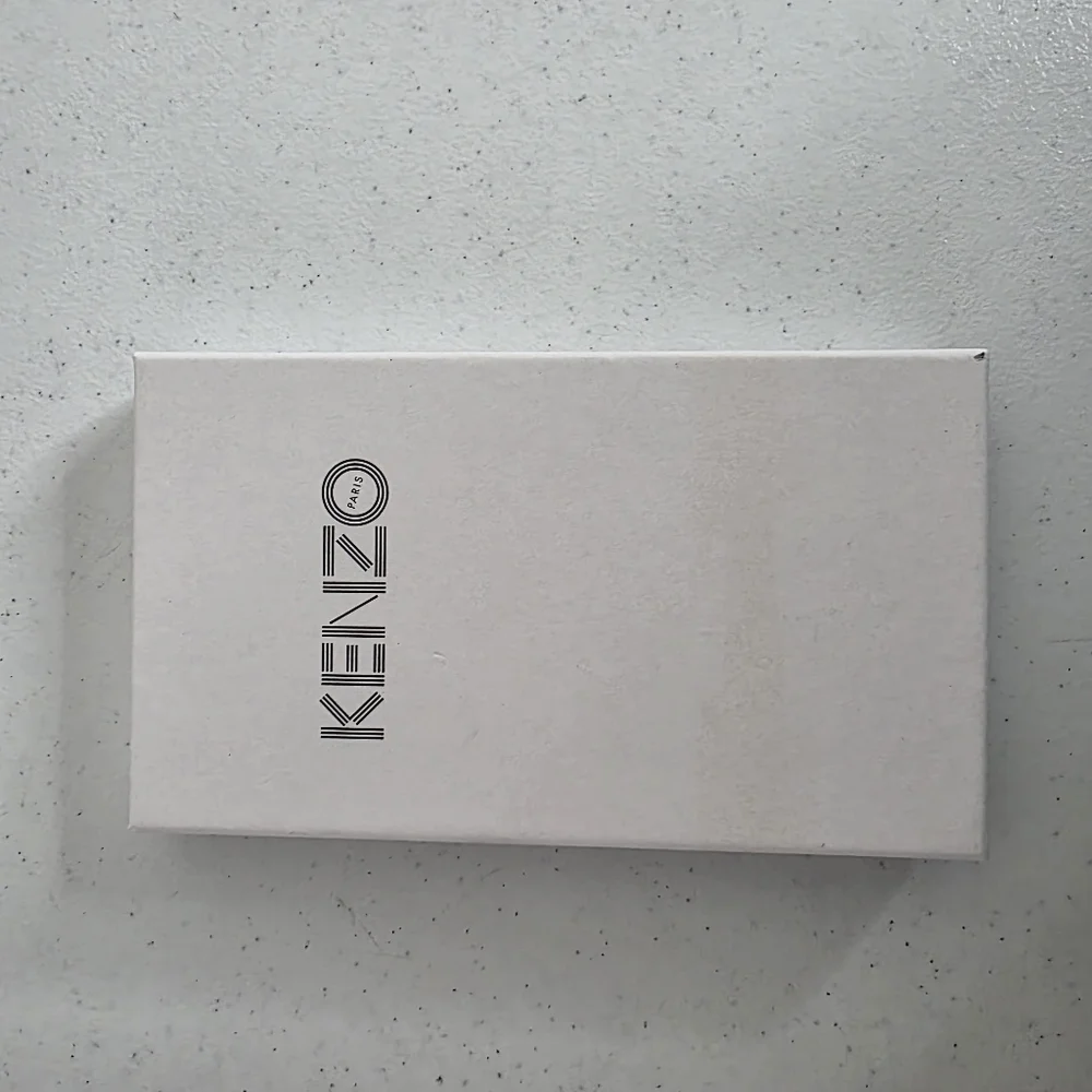 Kenzo nwt iphone